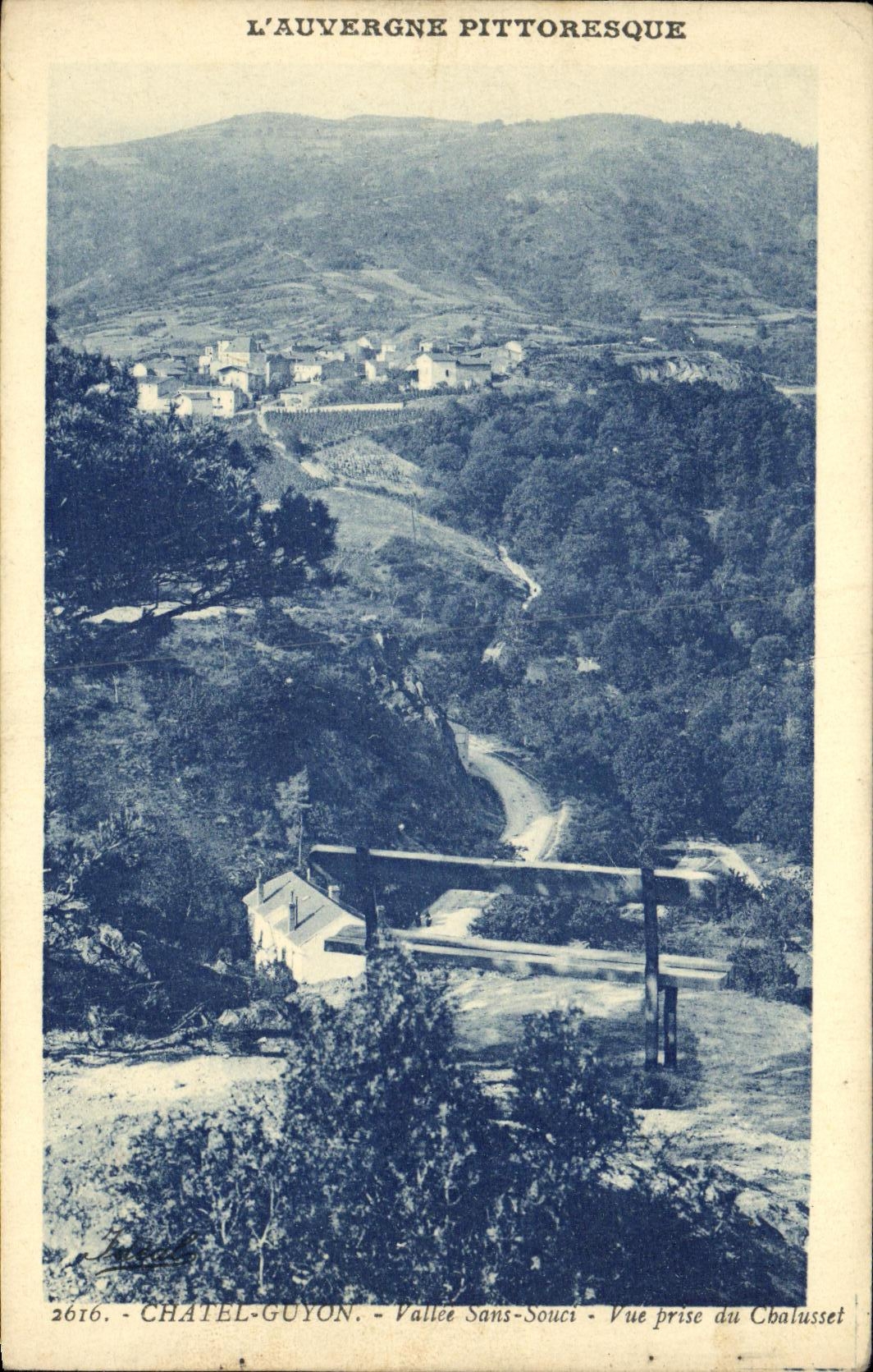 Valle de Chatel Guyon de la POSTAL de la VENDIMIA sin Sonci vista de Chalusset