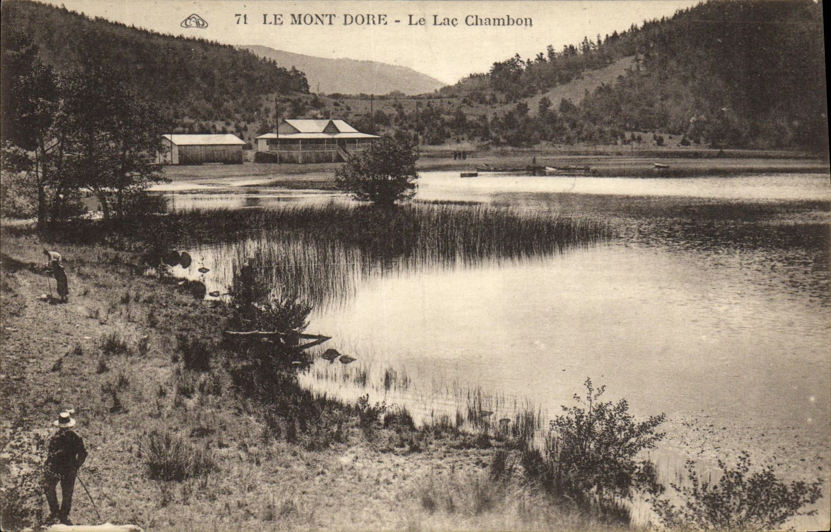 VINTAGE POSTCARD the Mount Gilds the Lake Chambon