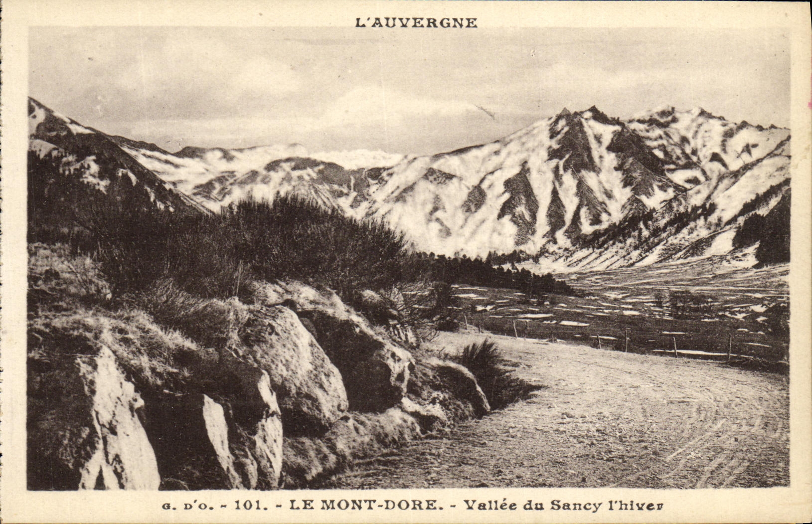 VINTAGE POSTCARD the Mount Gilds Valley Of Sancy L Winter