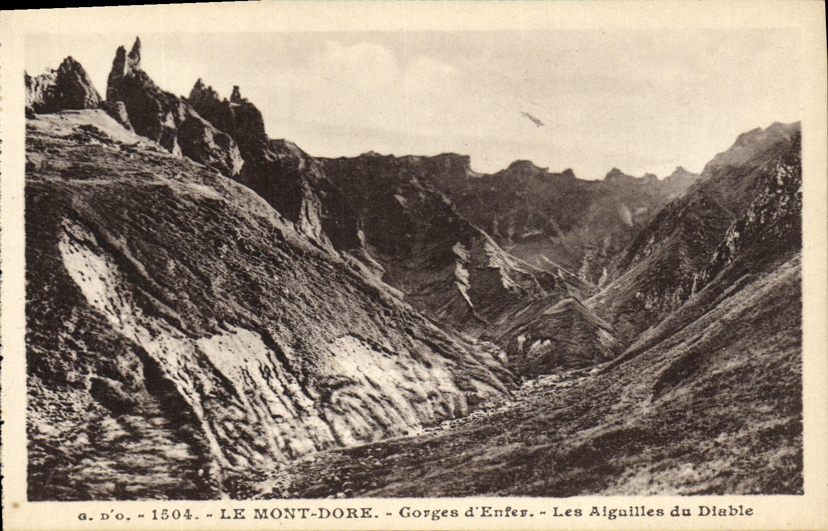 VINTAGE POSTCARD the Mount Gilds Falls D Enter the Needles Of the Devil