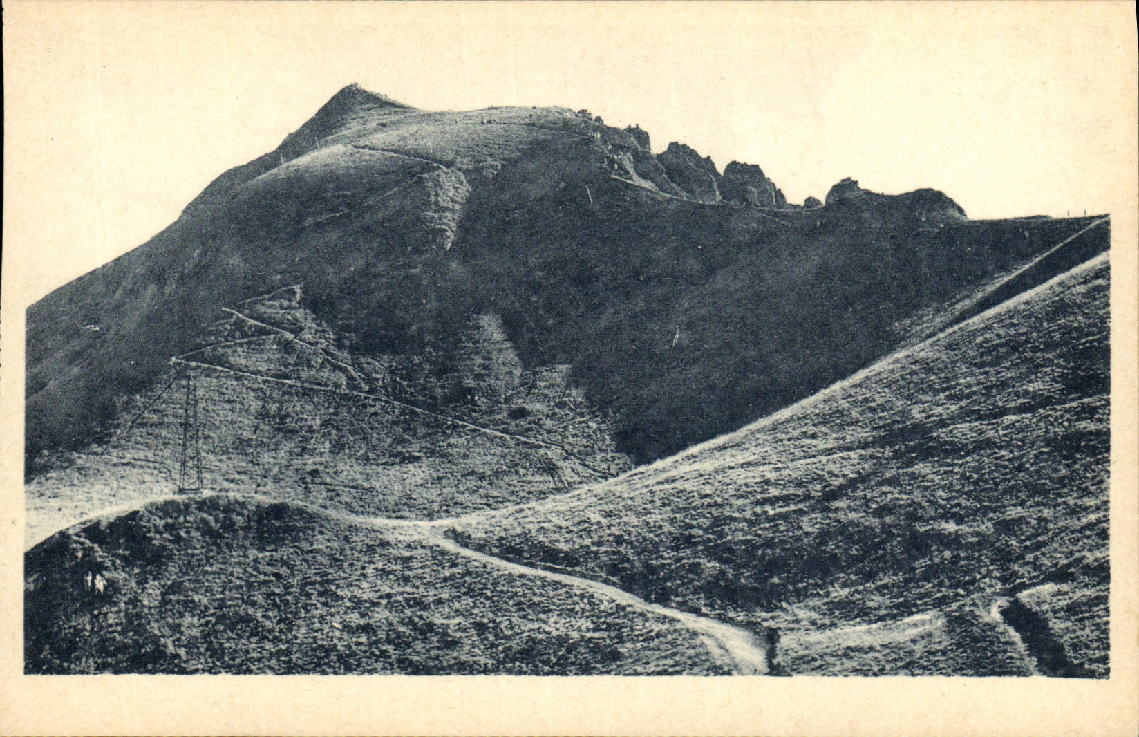VINTAGE POSTCARD the Mount Gilds Summit Of Sancy