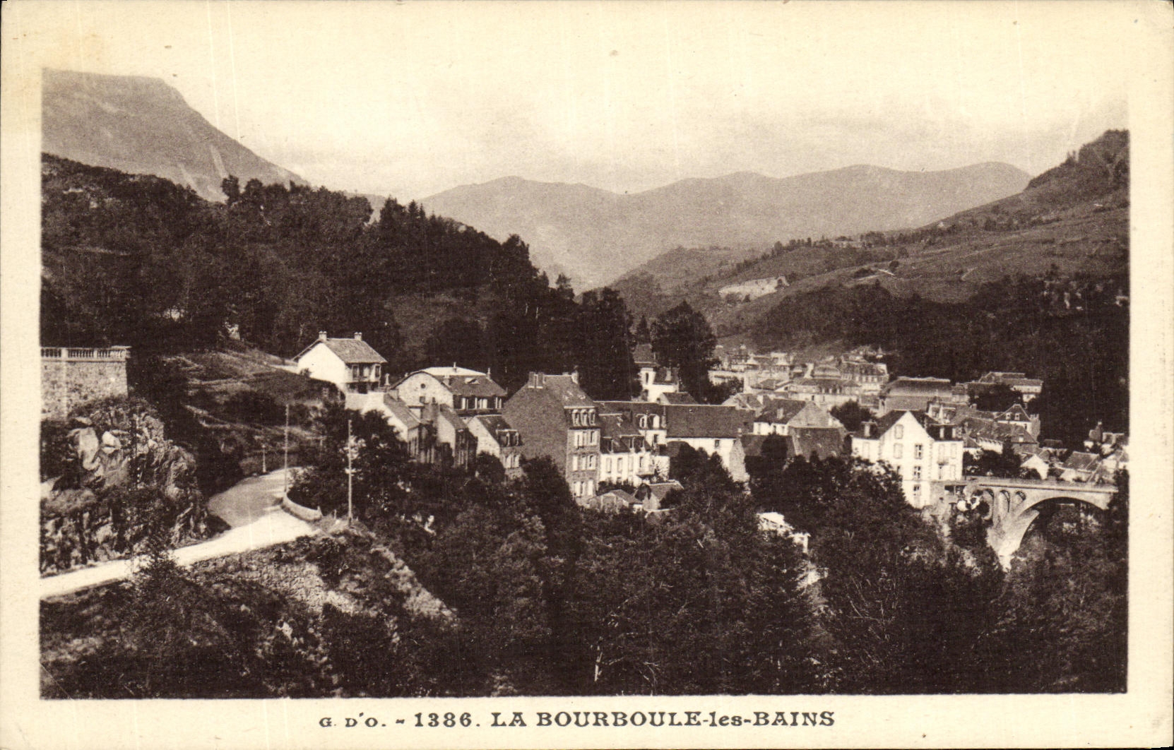 VINTAGE POSTCARD Bourboule Les Bains