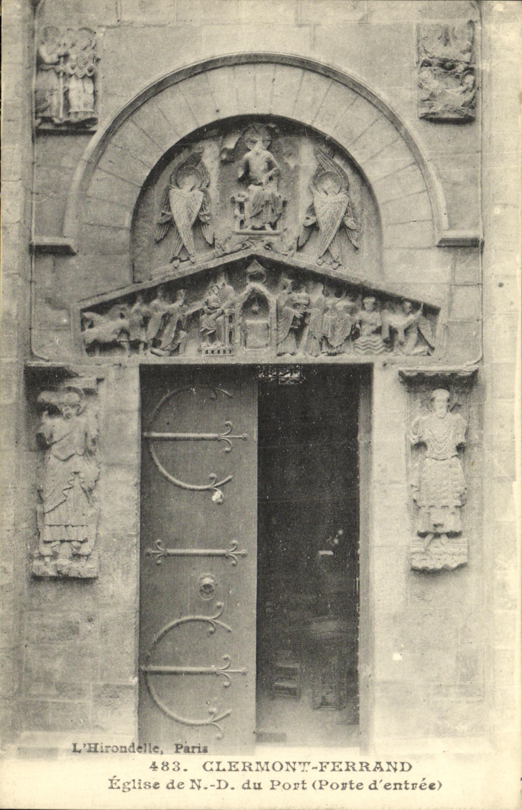 La POSTAL Clermont Ferrand Eglise de la VENDIMIA de NR D del puerto lleva D incorporada