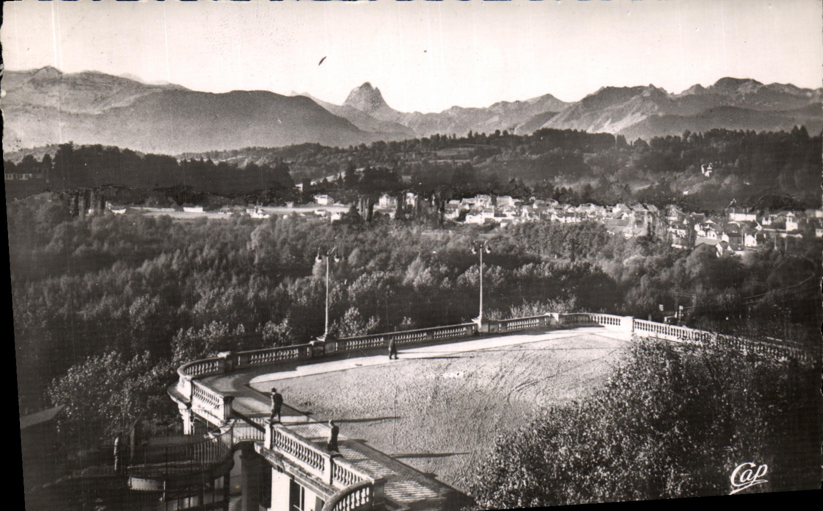 CPSM Pau L Esplande And the Chain Of the Pyrenees