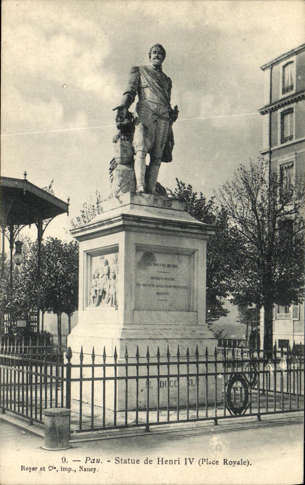 VINTAGE POSTCARD Pau Statue of Henri IV Places royal