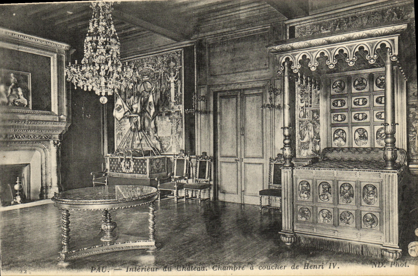 VINTAGE POSTCARD Interior Pau Of the Castle Room To be slept Of Henri IV