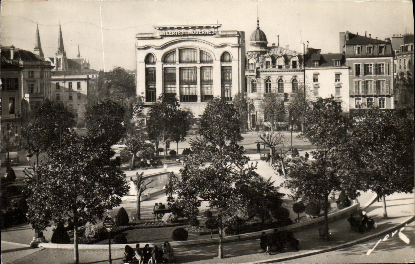CPSM Large Pau the Clemenceau Public garden