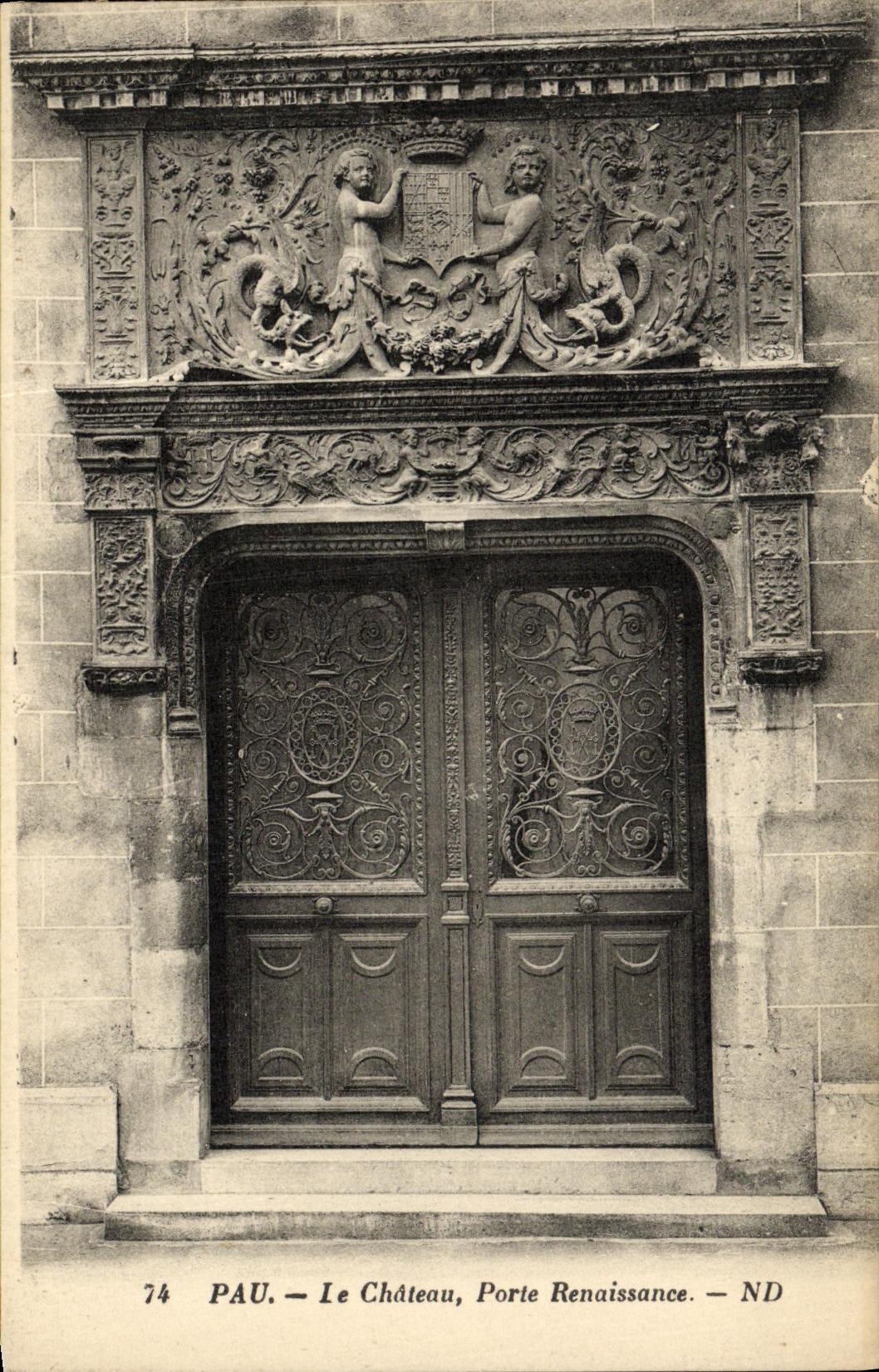 VINTAGE POSTCARD Pau Castle the Castle Carries Renaissance