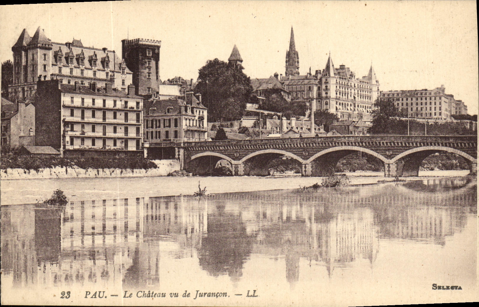 VINTAGE POSTCARD Pau the Castle Seen of Jurancon
