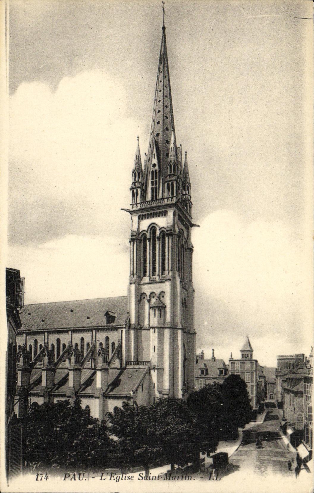 VINTAGE POSTCARD Pau L Church Holy Martin