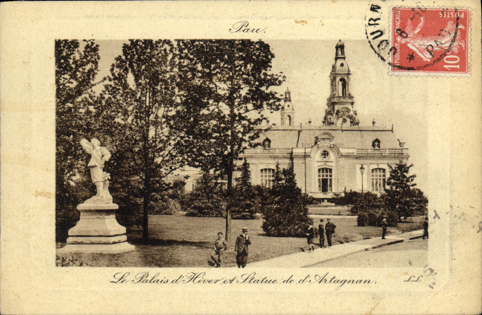 VINTAGE POSTCARD Pau the Palate D winter and statue of D Artagnan