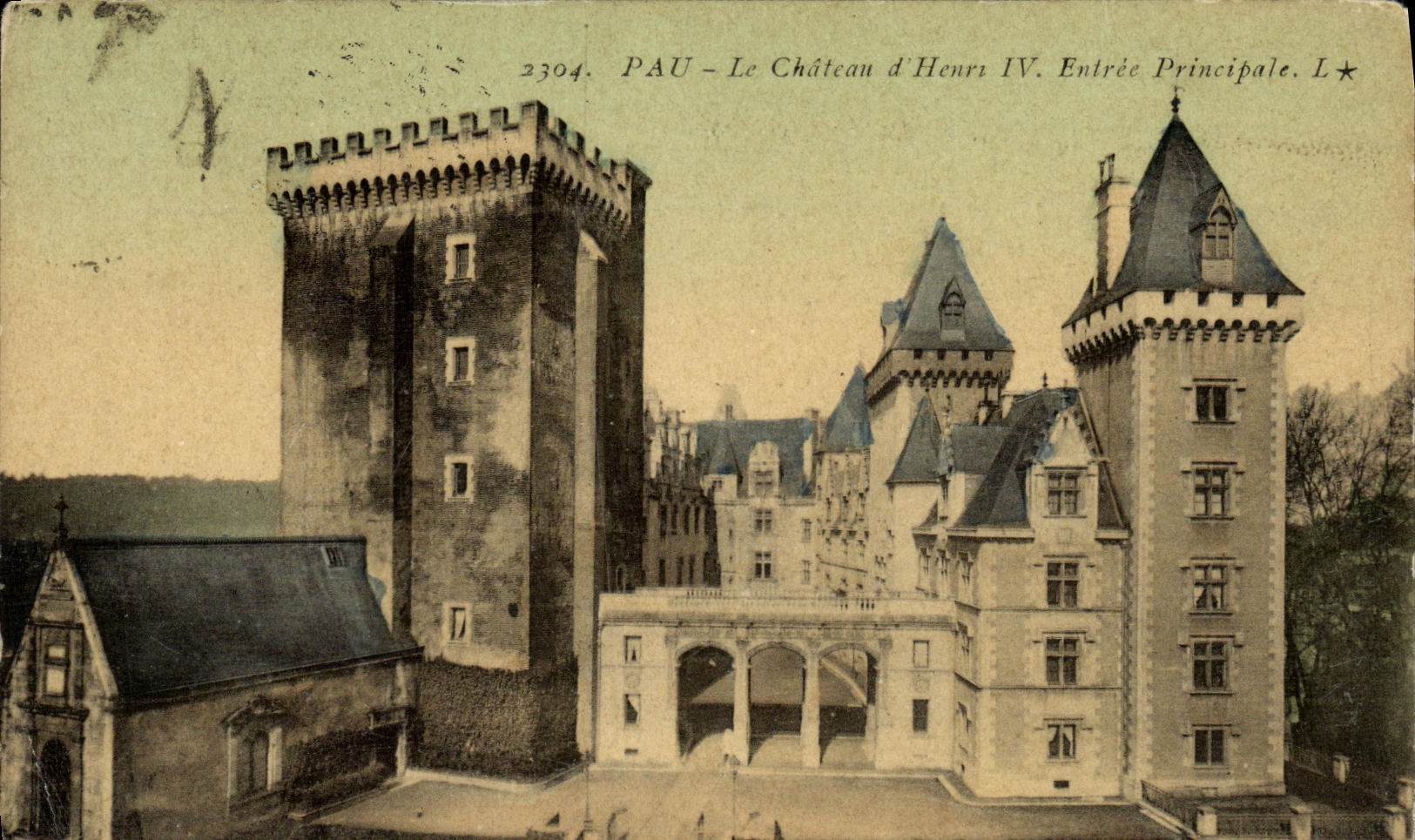 VINTAGE POSTCARD Pau the Castle D Henri IV Main entrance