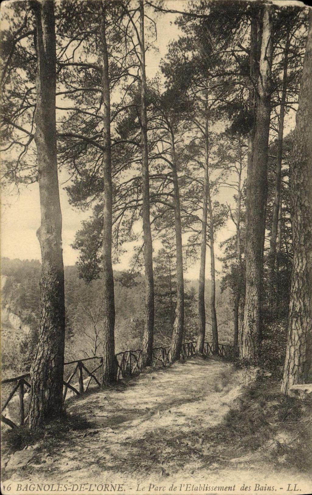 La POSTAL de la VENDIMIA Bagnoles de L adorna el parque de L establecimiento de los banos