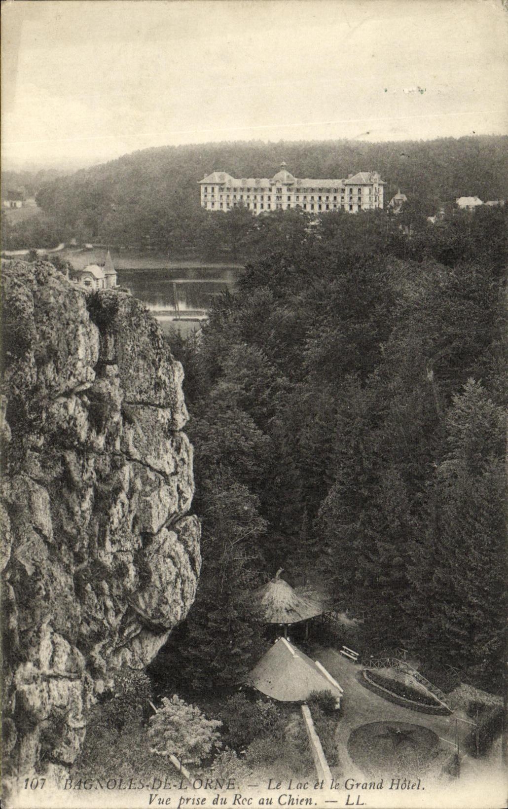 La POSTAL de la VENDIMIA Bagnoles de L adorna el lago y el hotel grande vista de la roca al perro