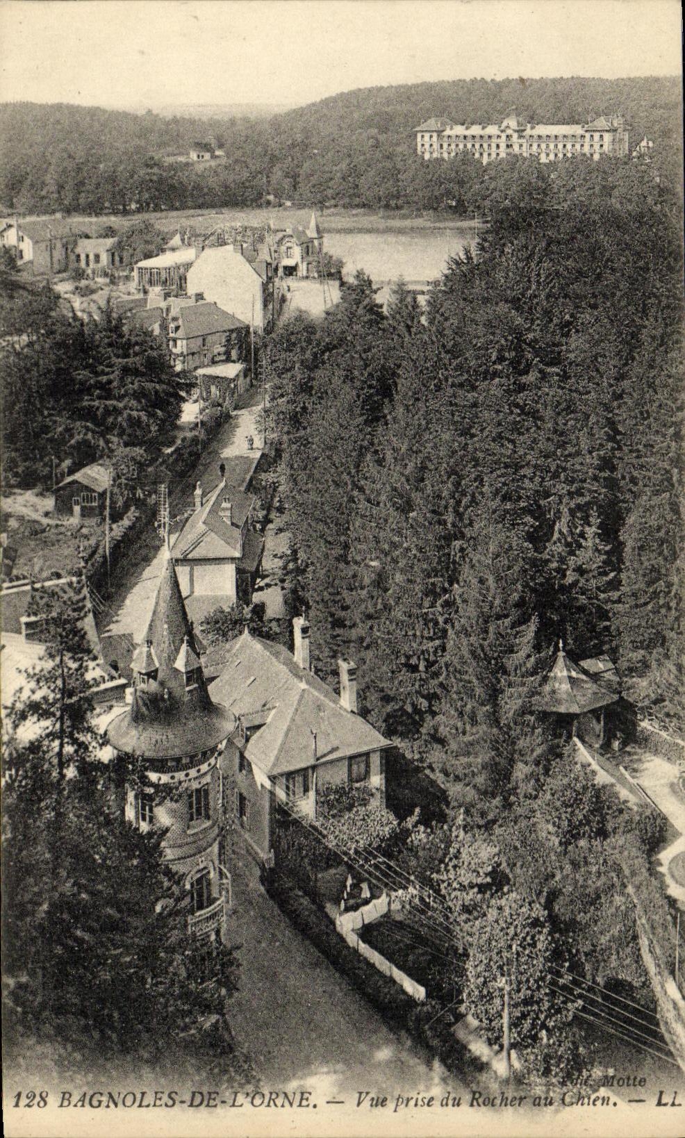 La POSTAL de la VENDIMIA Bagnoles de L adorna vista de Recher al perro