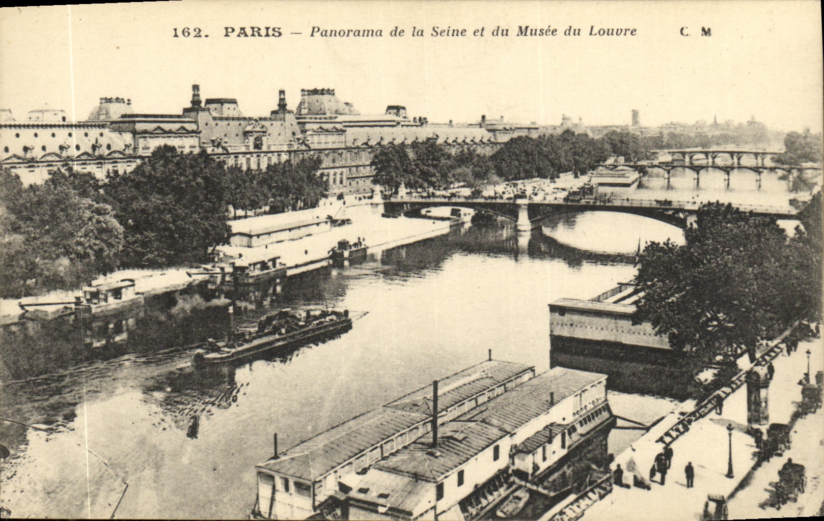 CPA Paris Panorama de la Seine et du Musee du Louvre