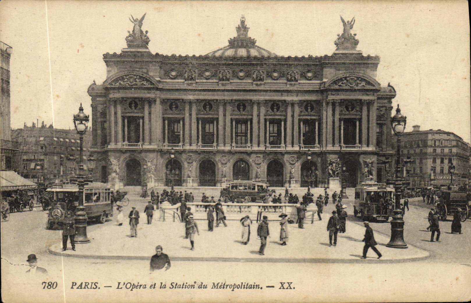 CPA Paris L Opera et la Station du Metropolitain Metro
