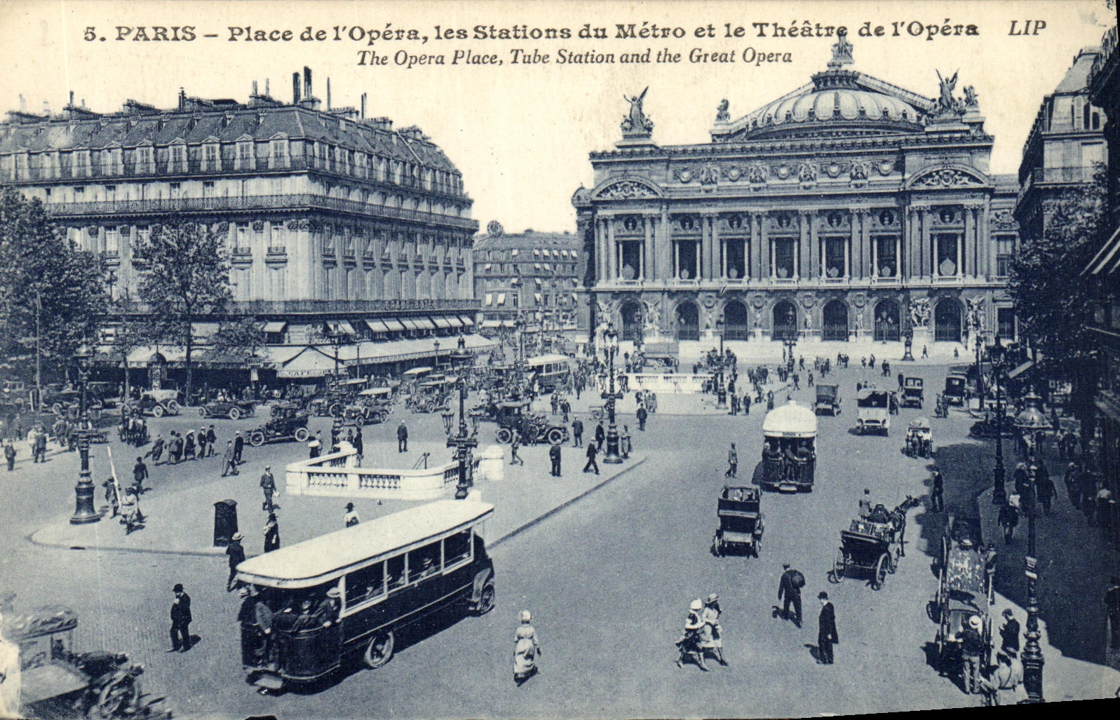 CPA Paris Place de L Opera les Stations du Metro et Theatre de l Opera