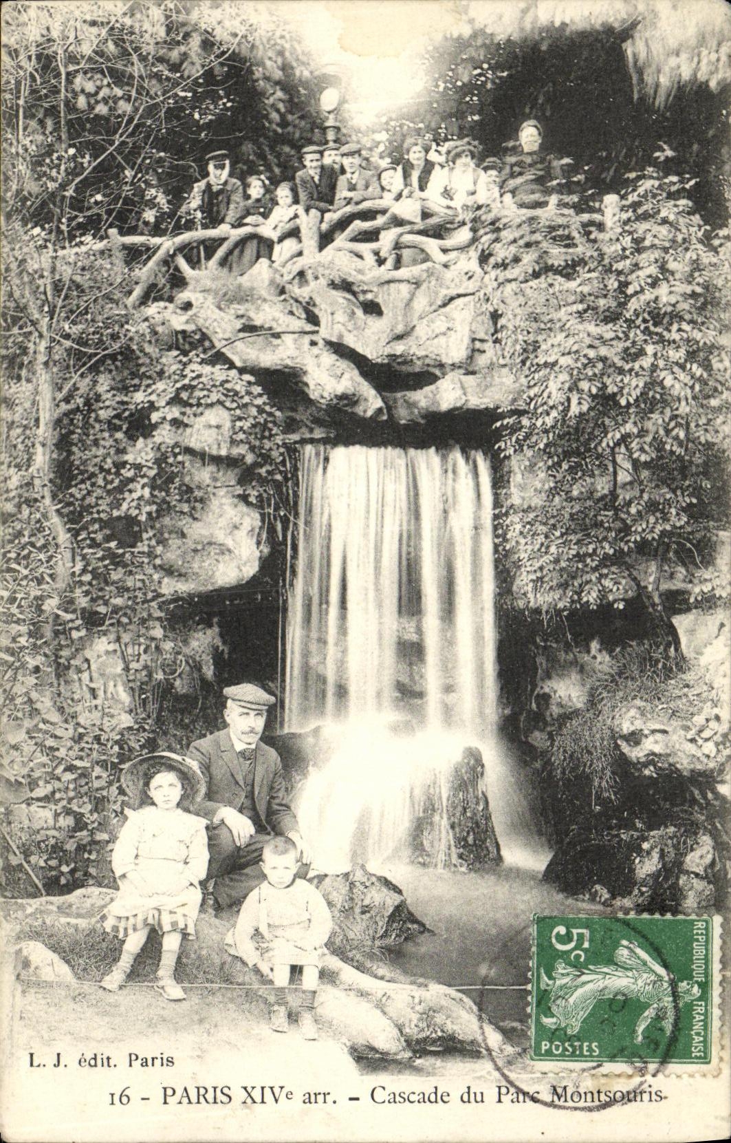 CPA Paris Cascade du Parc Montsouris Enfants