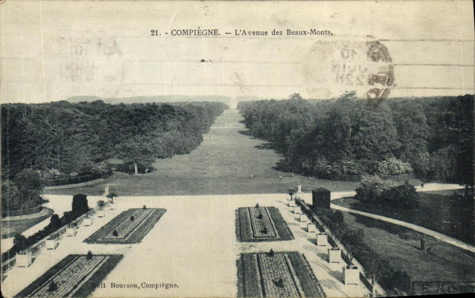 CPA Compiegne L Avenue des Beaux Monts