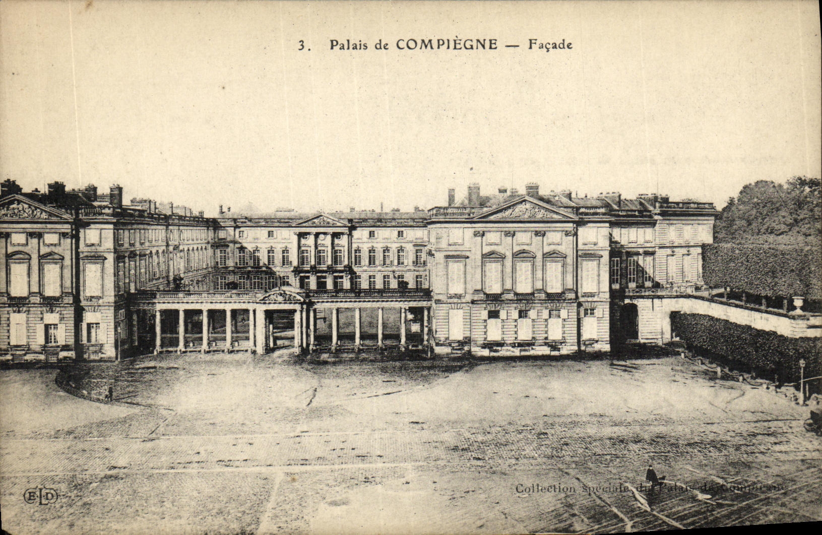 CPA Compiegne Palais de Facade