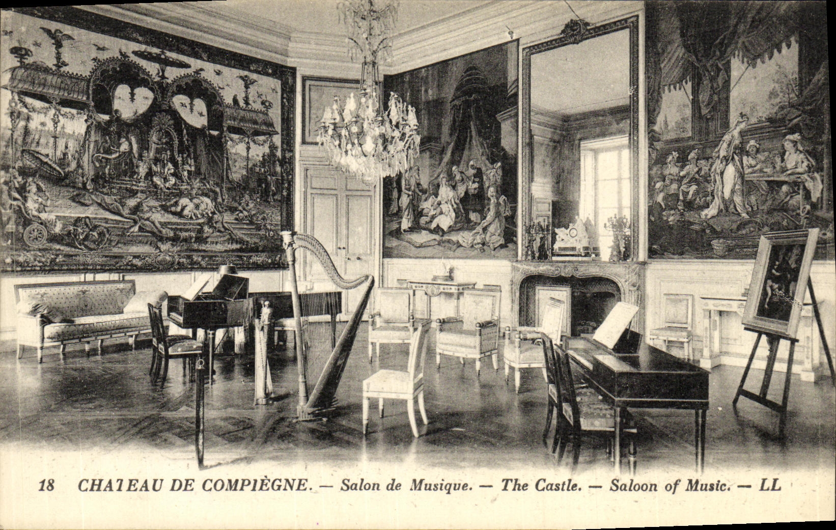 CPA Compiegne Le Chateau Salon de Musique