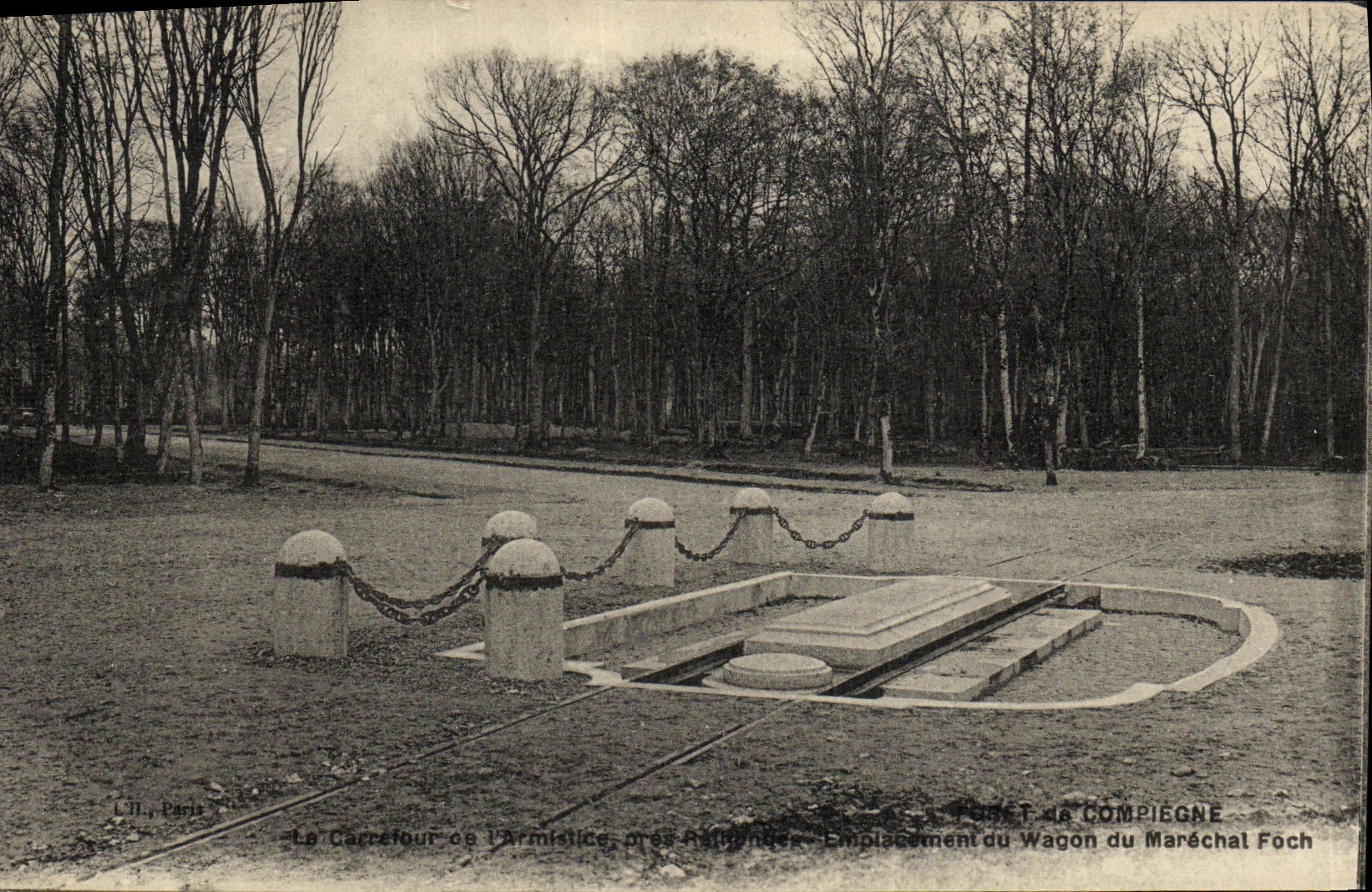CPA Compiegne Le Carrefour de L Armistice pres Rethondes