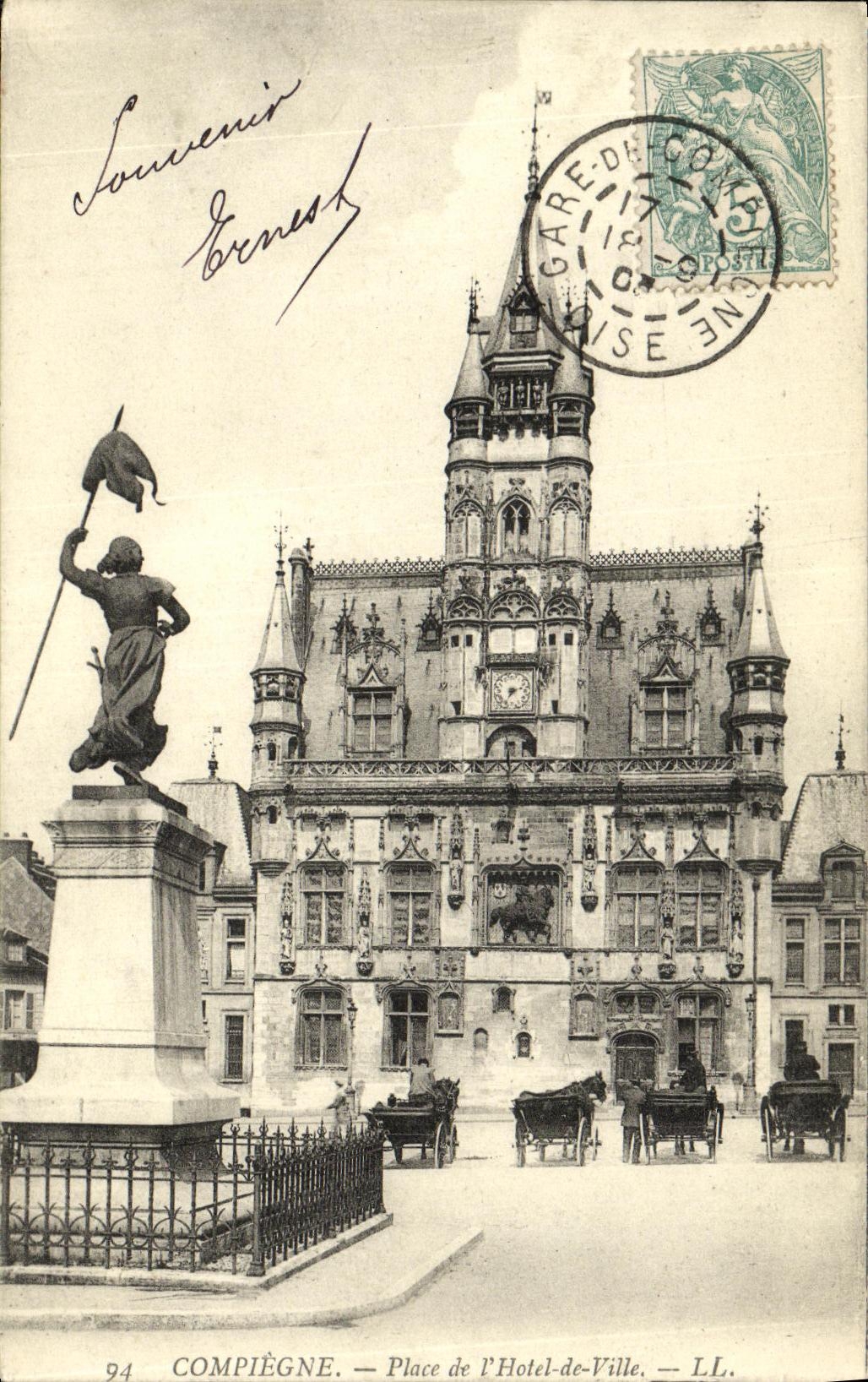 CPA Compiegne Place de L Hotel de Ville