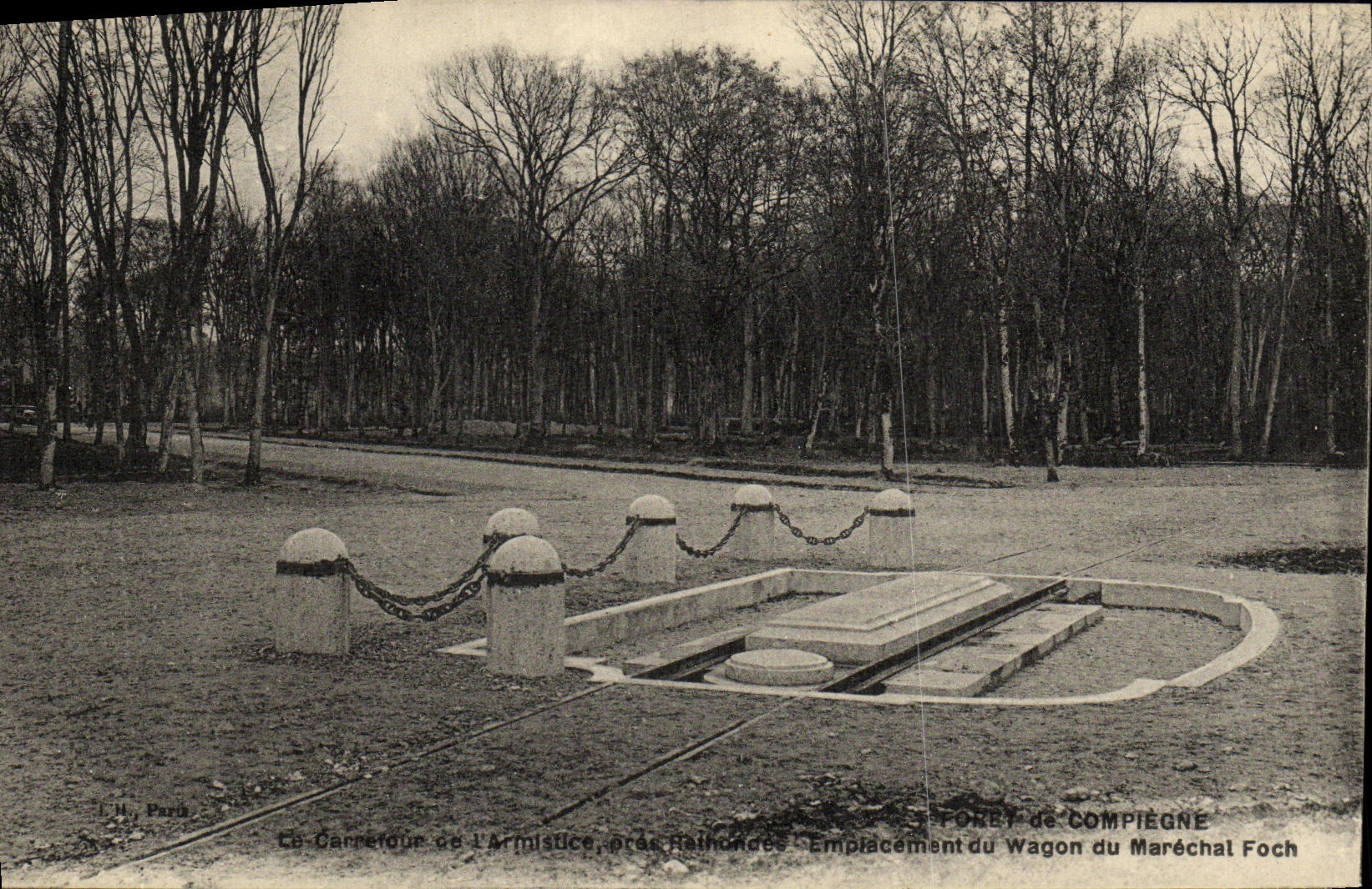 CPA Compiegne Foret de Le Moument de L Armistice Emplacement du wagon Foch
