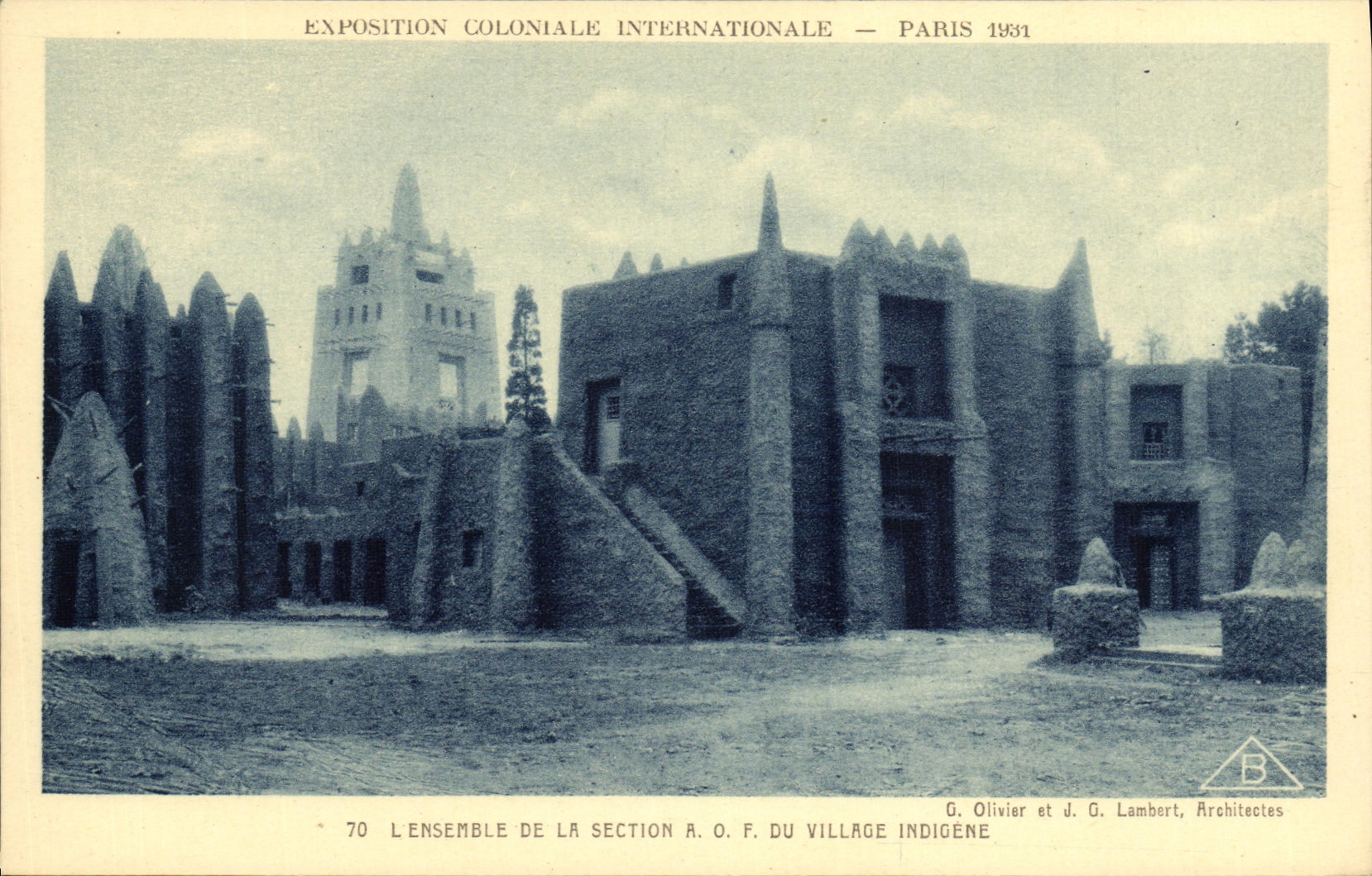 CPA Paris Exposition Coloniale Internationale 1931 L ensemble de la section AOF du village indigene