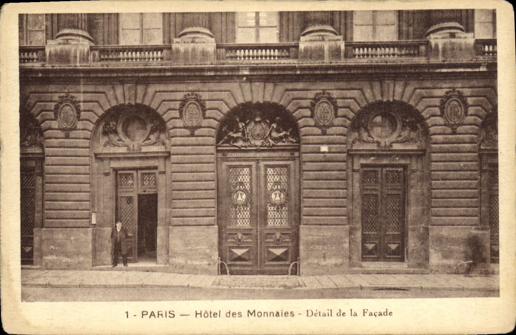CPA Paris Hotel des Monnales Detail de la Facade 