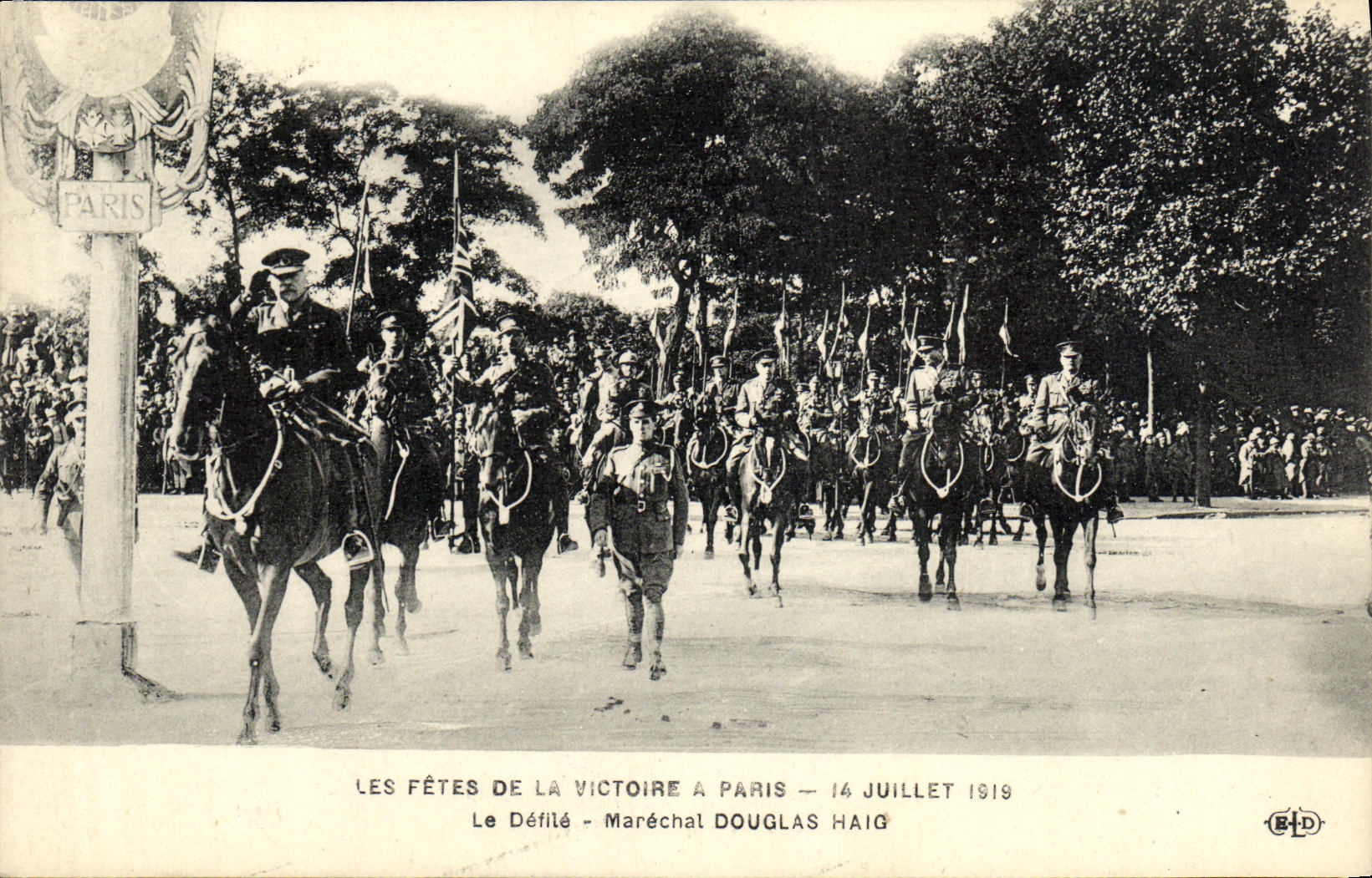 VINTAGE POSTCARD Paris Festivals of the Victoire July 14th  1919 the procession Douglas Marshal Haig Miltiaria
