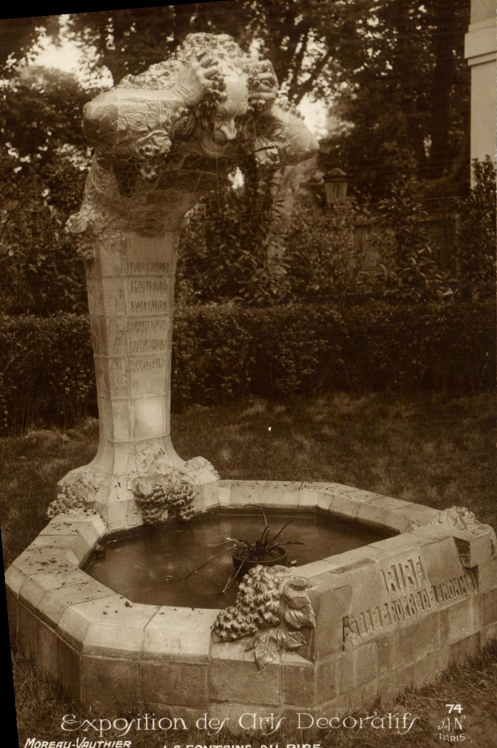 CPA Exposition des Arts decoratifs Paris La fontaine du rire