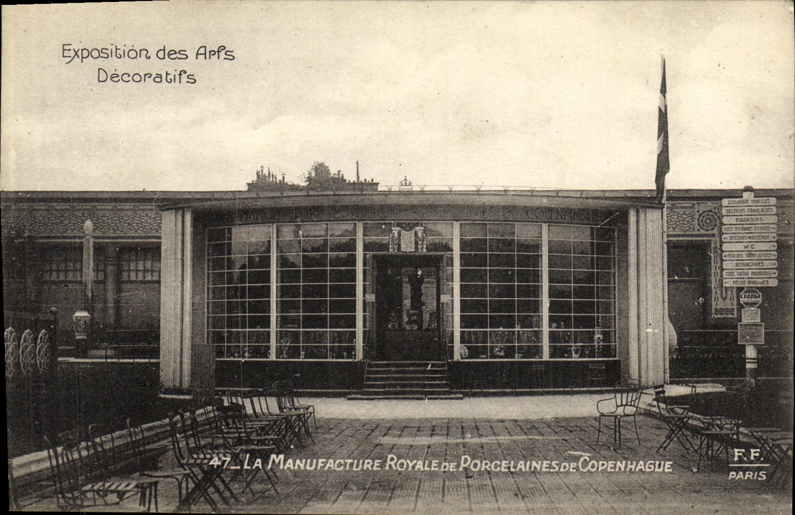CPA Exposution des Arts Decoratifs Paris La Manufacture royale de porcelaines de Copenhague Danemark