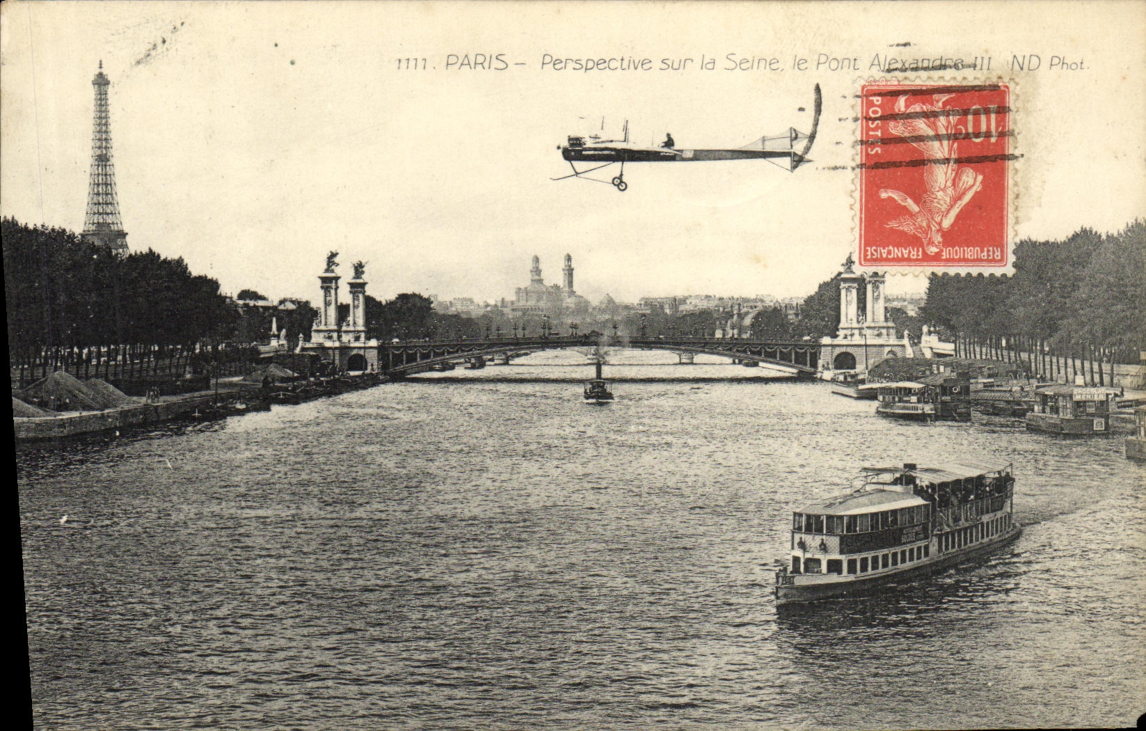 CPA Paris Perspective Sur La Seine Le Pont Alexandre III Avion Peniche Tour Eiffel