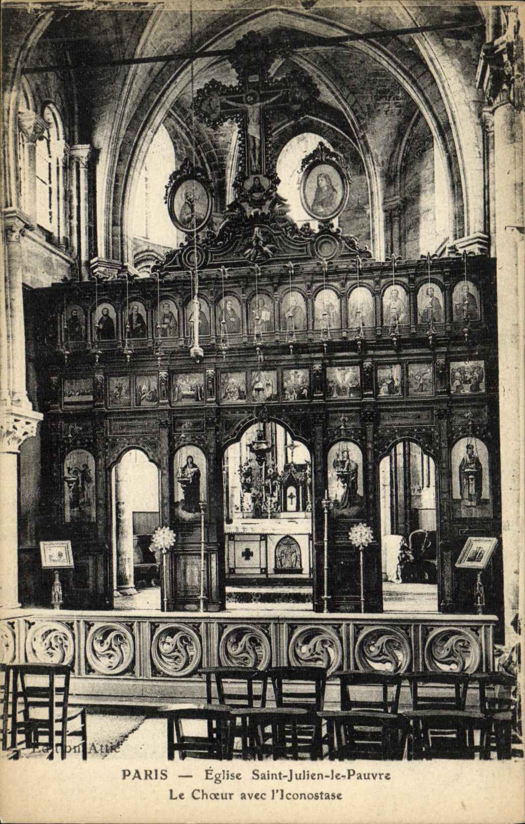 CPA Paris Eglise Saint Julien Le Pauvre Le choeur avec l iconoclaste