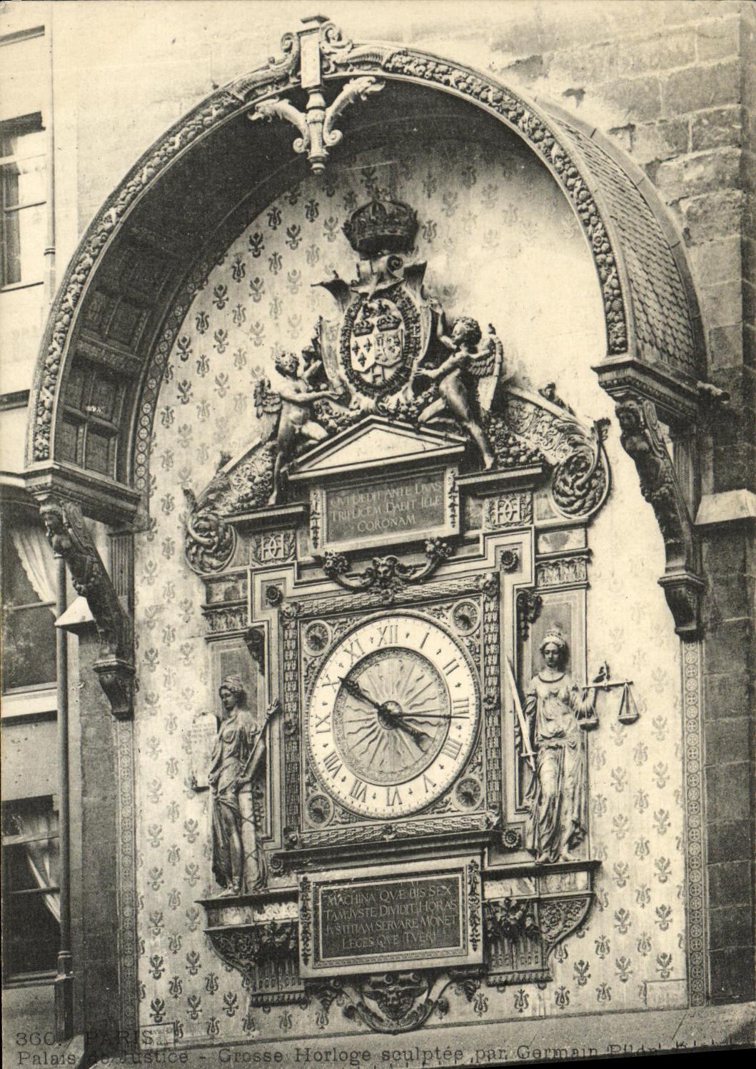 CPA Paris Grosse horloge Sculptee Par Germain