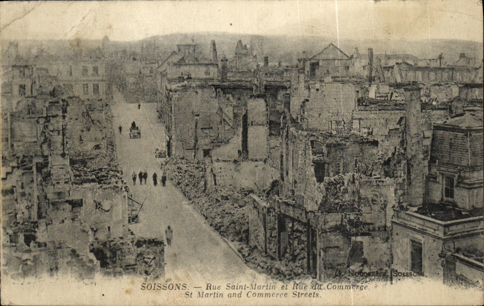 CPA Soissons Rue Saint Martin et Rue du Commerce Militaria