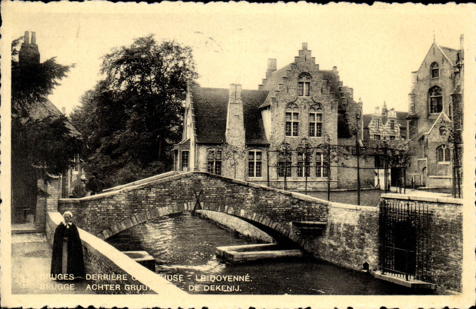 VINTAGE POSTCARD Bruges the Senior