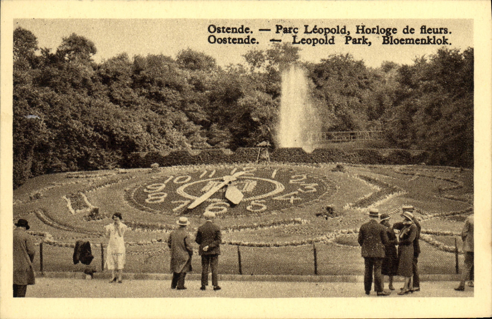 VINTAGE POSTCARD Ostend Park Leopold Clock of Flurs