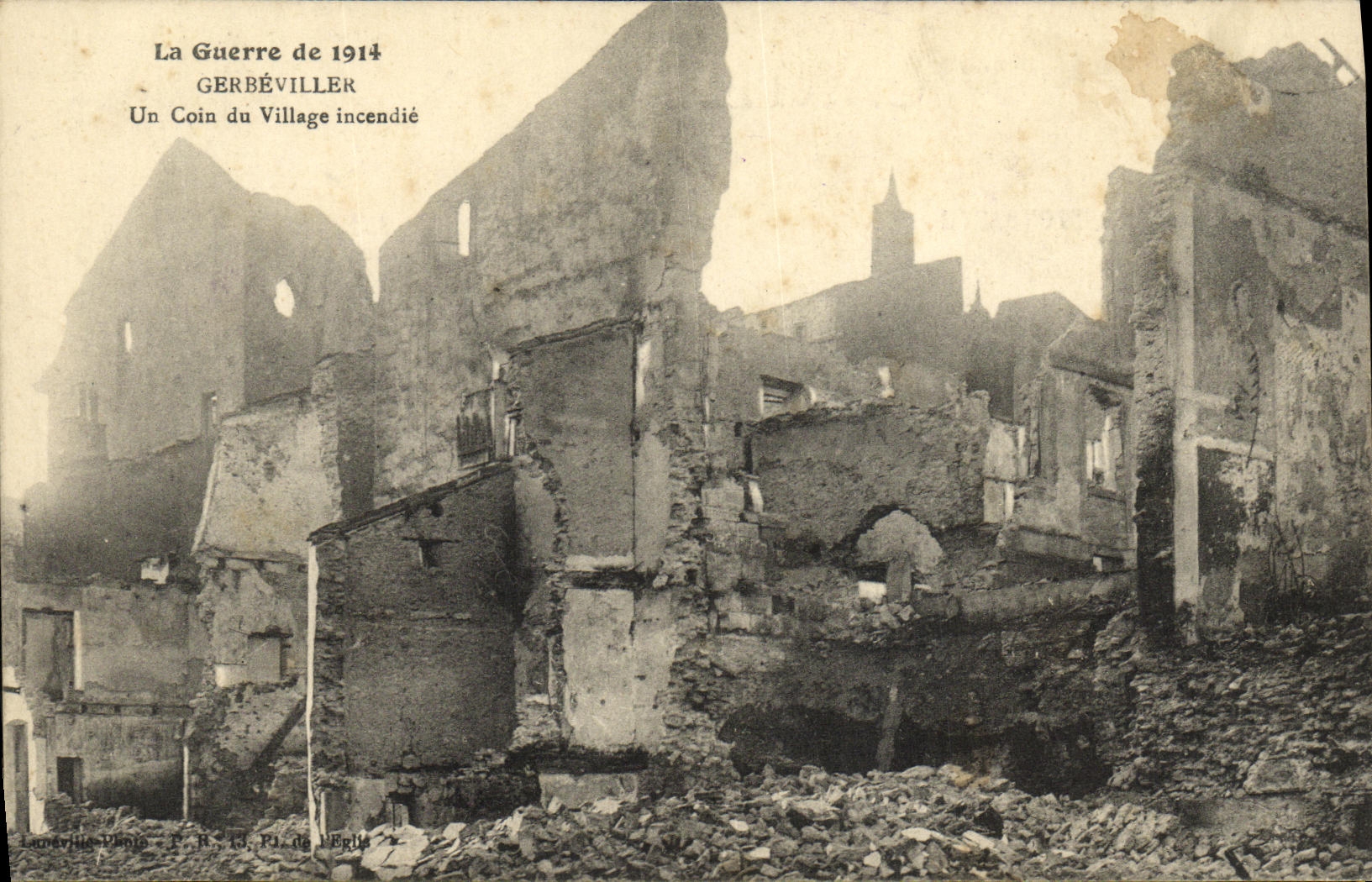 CPA Gerbeviller Un Coin du Village Incendie Militaria