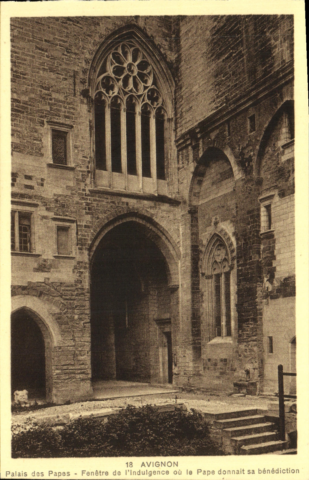 La POSTAL Avignon Palais de la VENDIMIA de los papas Fenestrates L Indulgence o el papa dio su bendicion