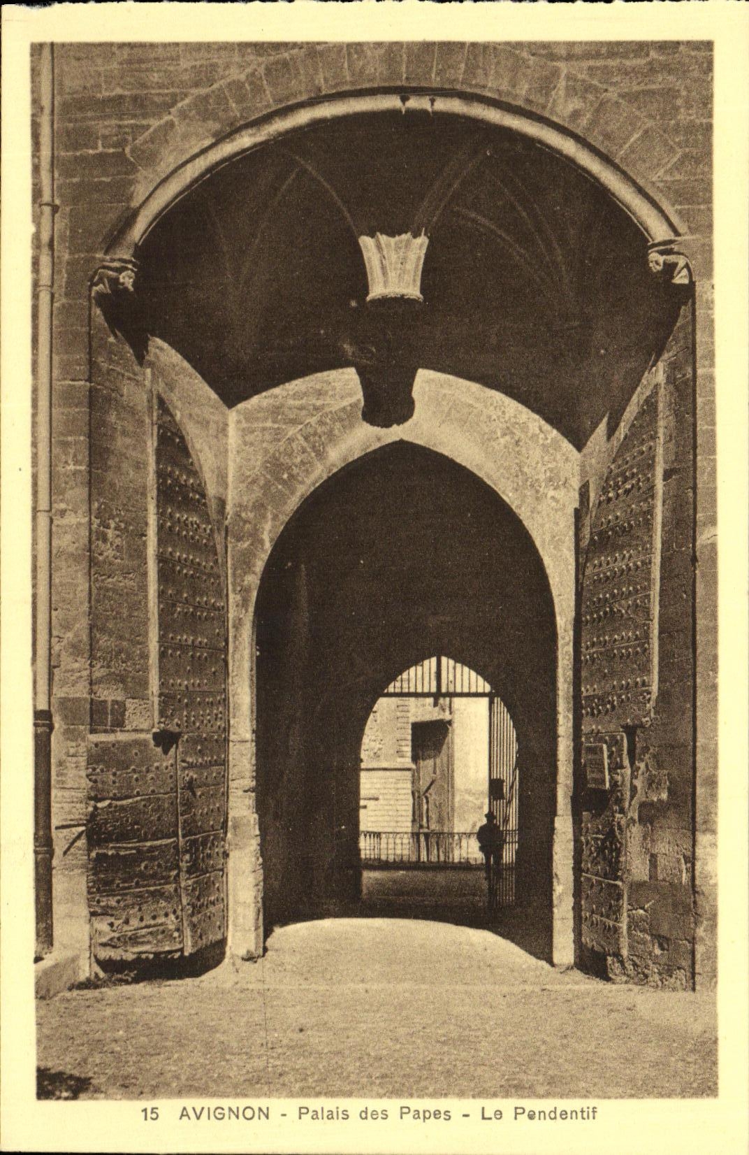 Paladar de Avignon de la POSTAL de la VENDIMIA de los papas el de pechinas