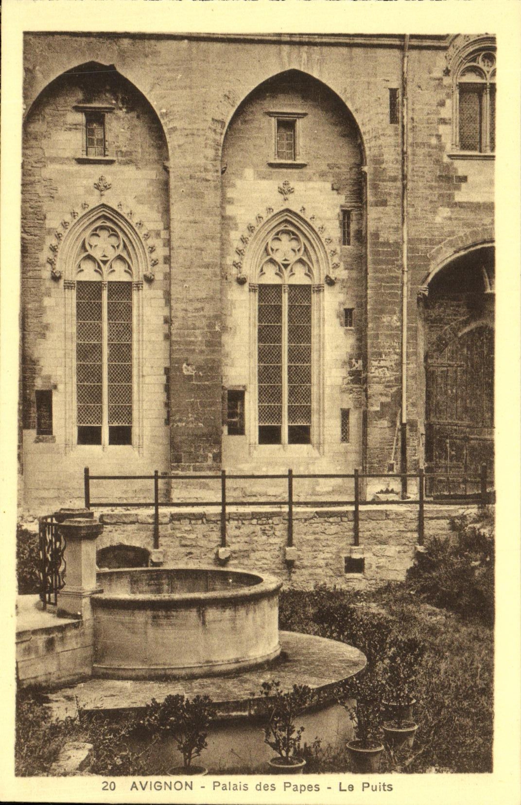 Paladar de Avignon de la POSTAL de la VENDIMIA de los papas el pozo