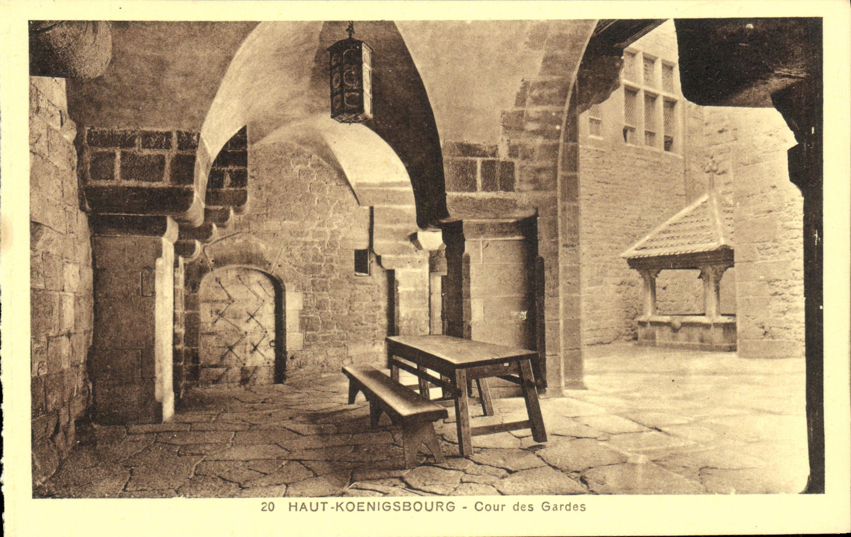 VINTAGE POSTCARD High Koenigsbourg Court of the Guards