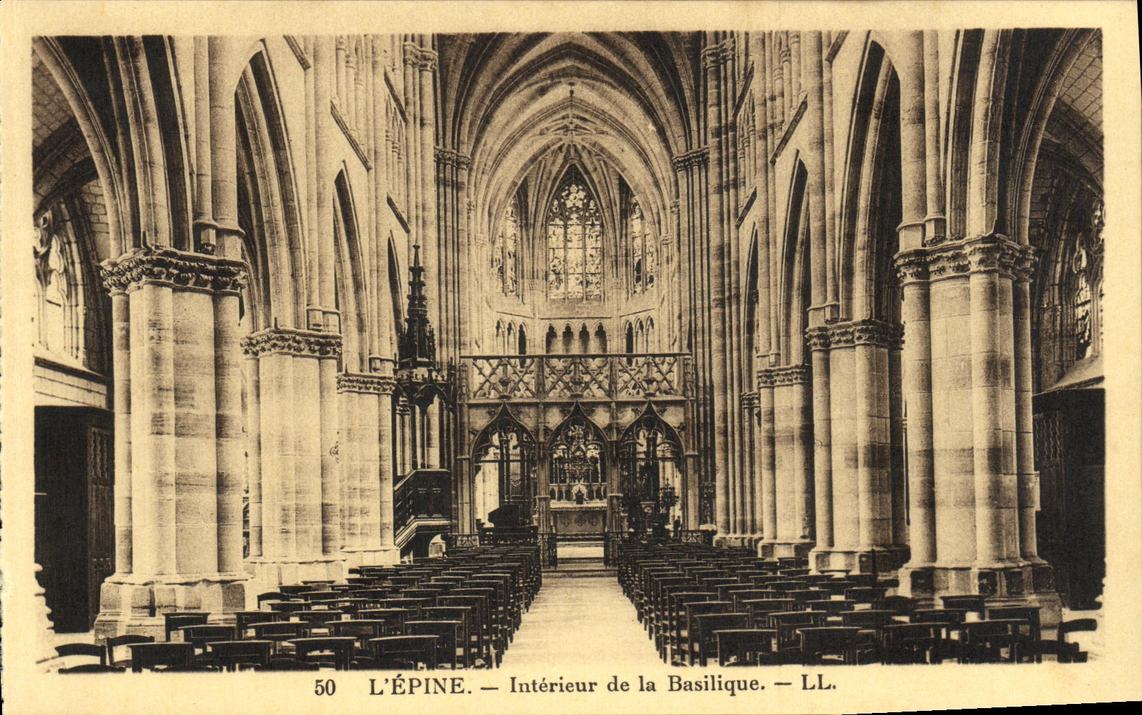 VINTAGE POSTCARD L Spine Interior of the Basilica