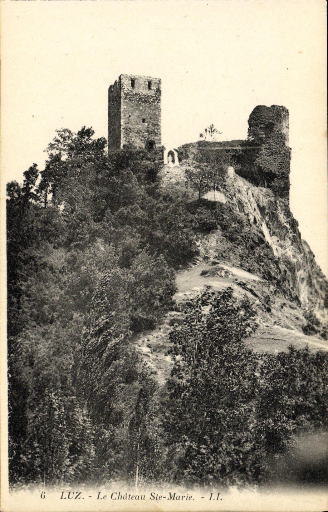VINTAGE POSTCARD Luz the Castle co  Marie