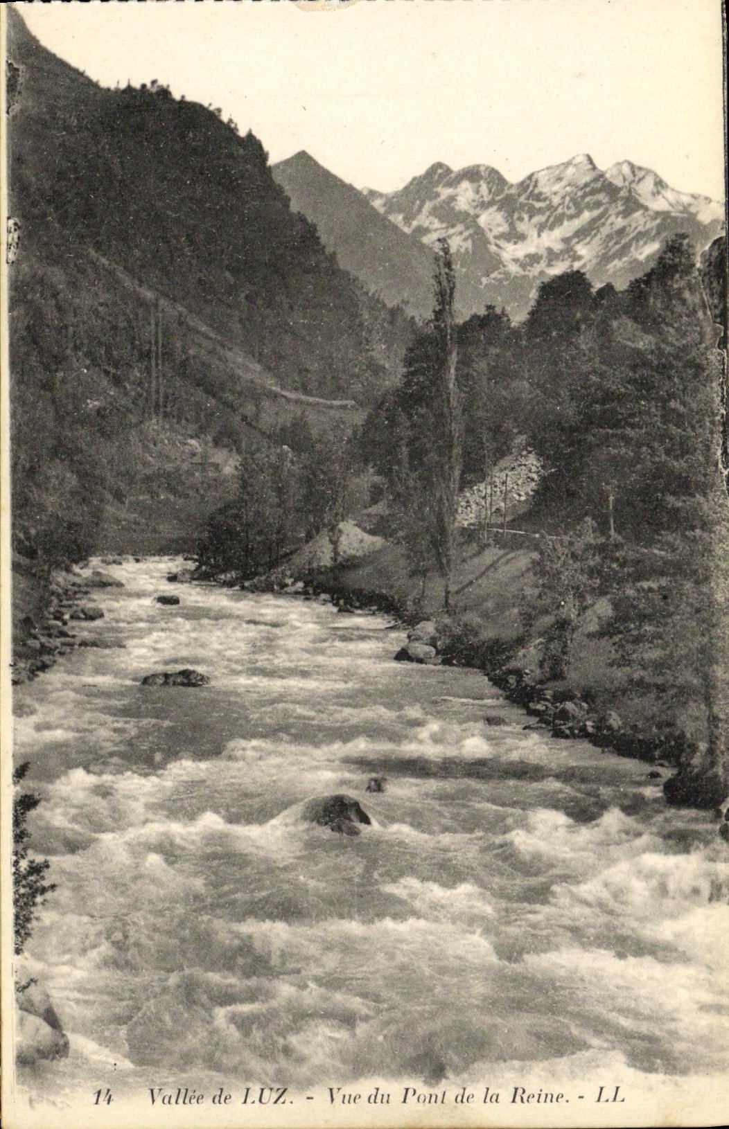 VINTAGE POSTCARD Valley of Luz Seen of the Bridge of the Queen