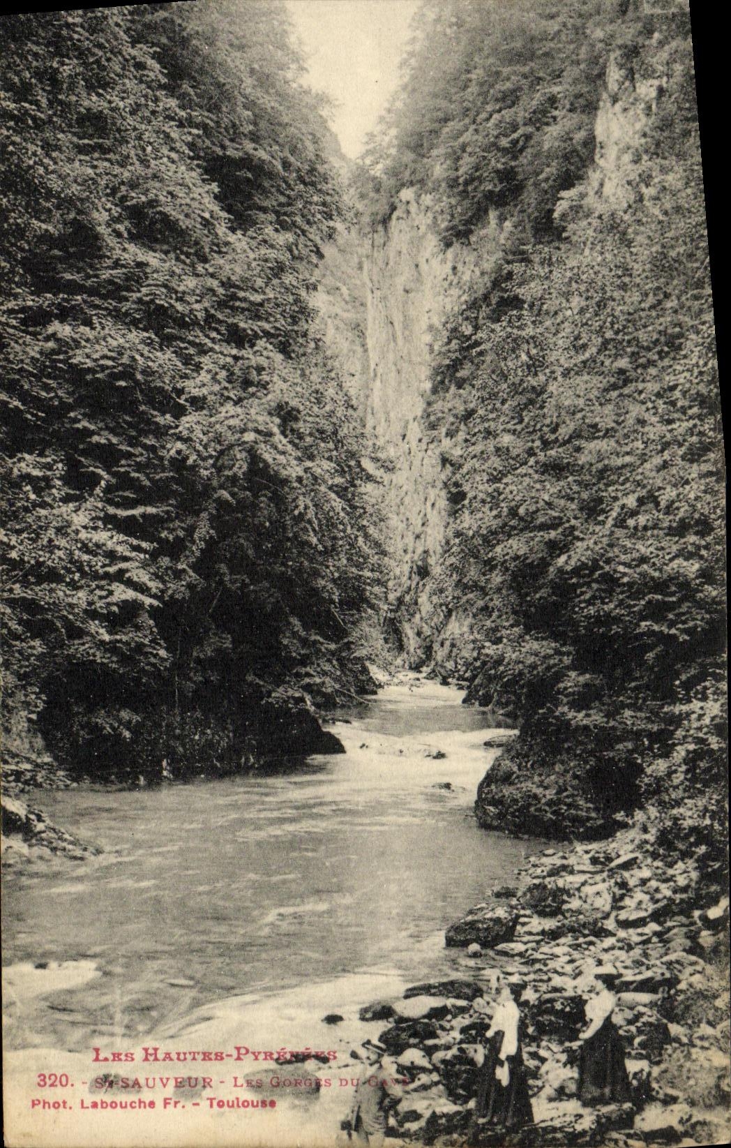 VINTAGE POSTCARD St Saver throats of Gave