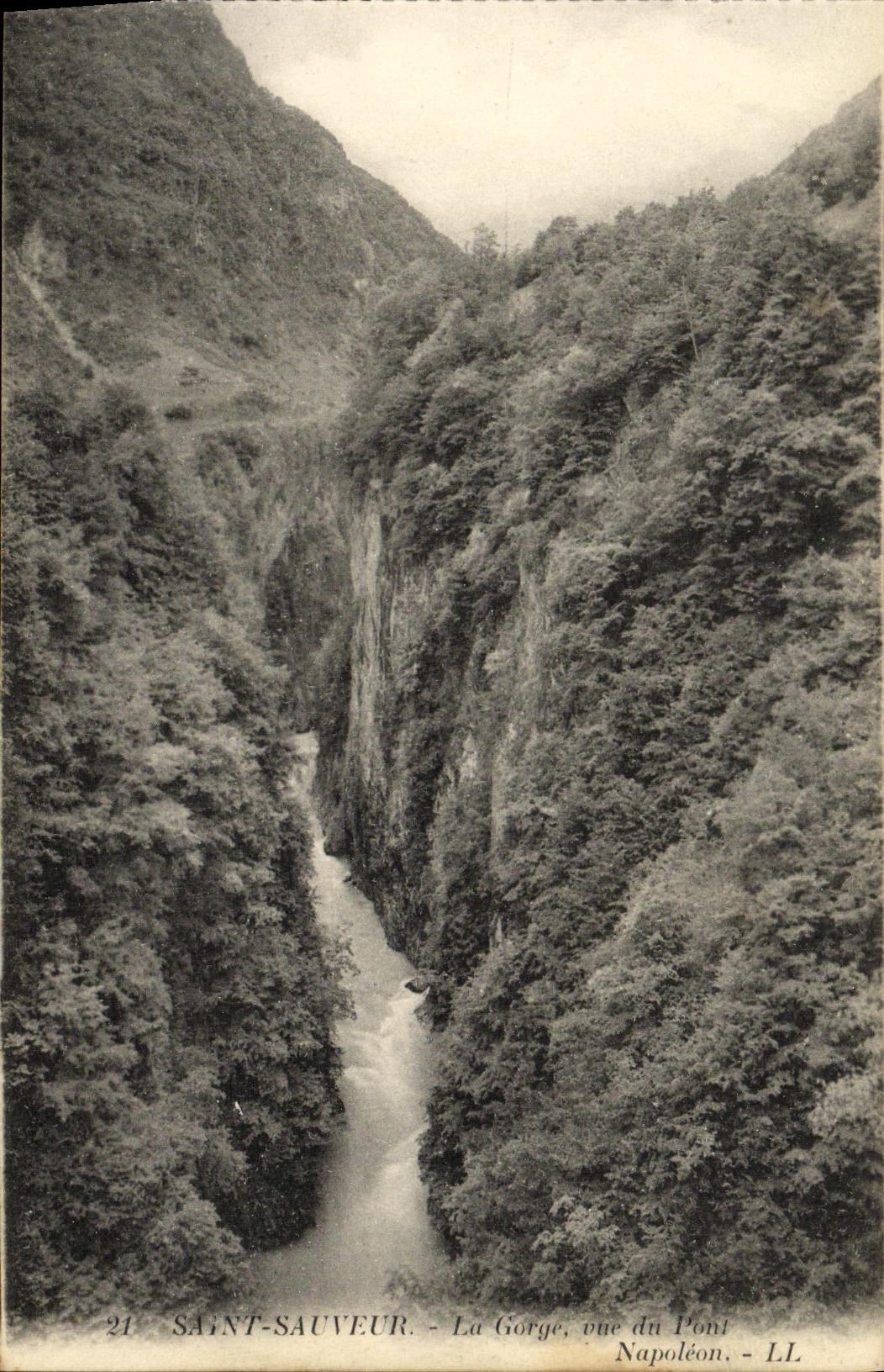 VINTAGE POSTCARD Luz has Gavarnie Porte D Spain and Pont Napoleon